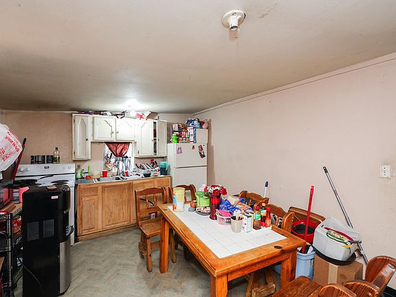 4th image of 3212 San Salvador St