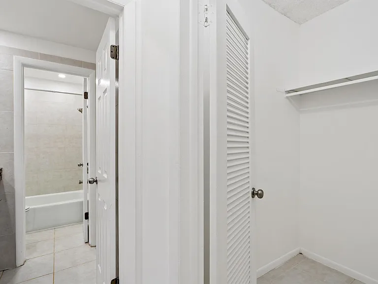 626 NW 13th St #310 — Photo 19