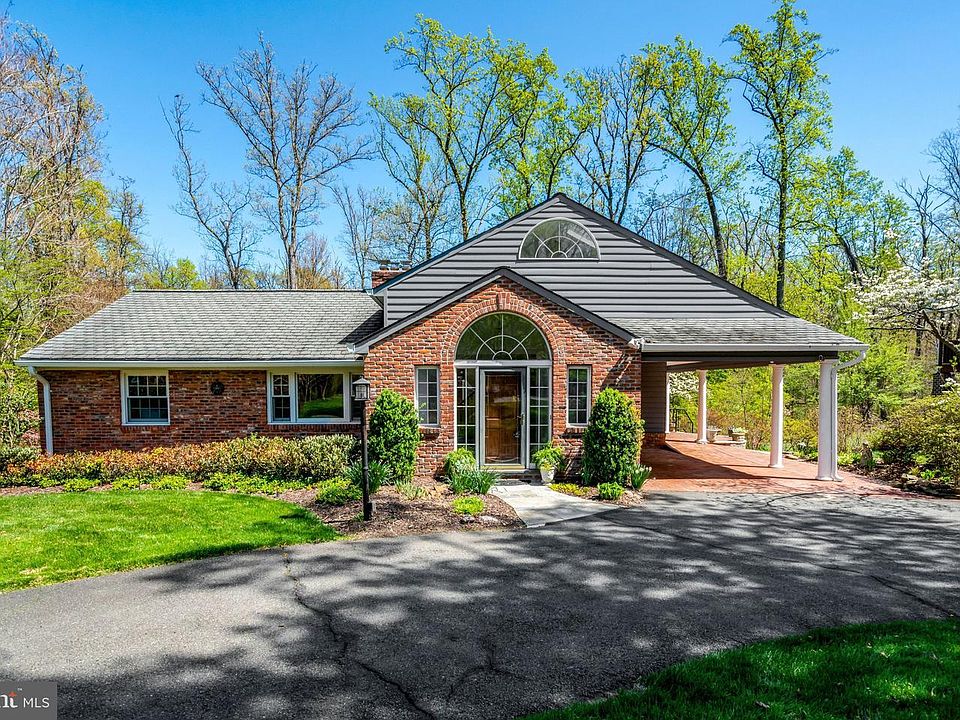 1st image of 4221 Oak Hill Dr
