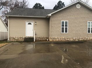 220 Riegel Ln, Paducah, KY 42001