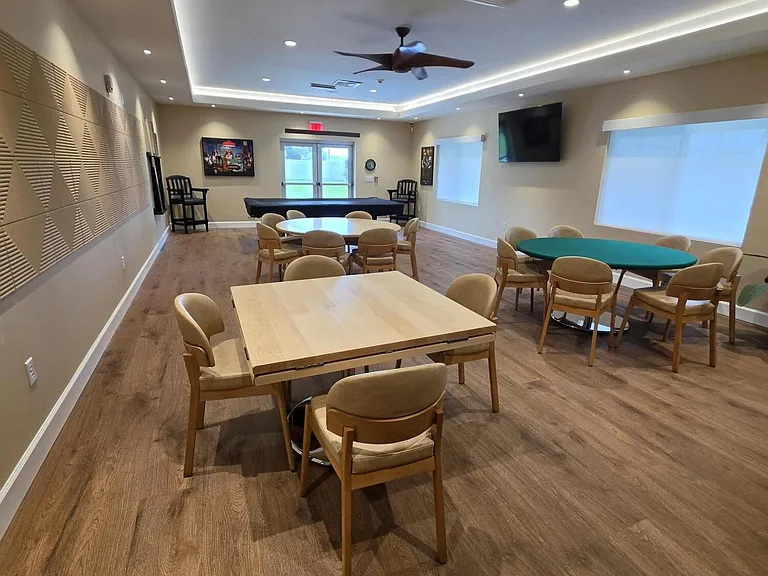 1631 NW 18th Ave #201 — Photo 43