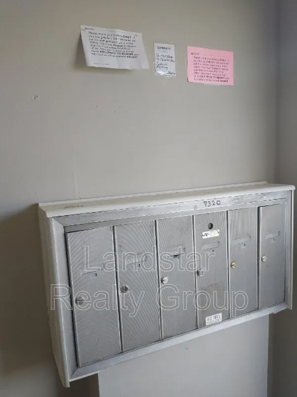 1 bed, 1.0 bath, 650 sqft, $825 — Photo 2