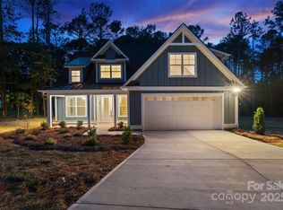 925 Twin Lakes Rd, Rock Hill, SC 29732