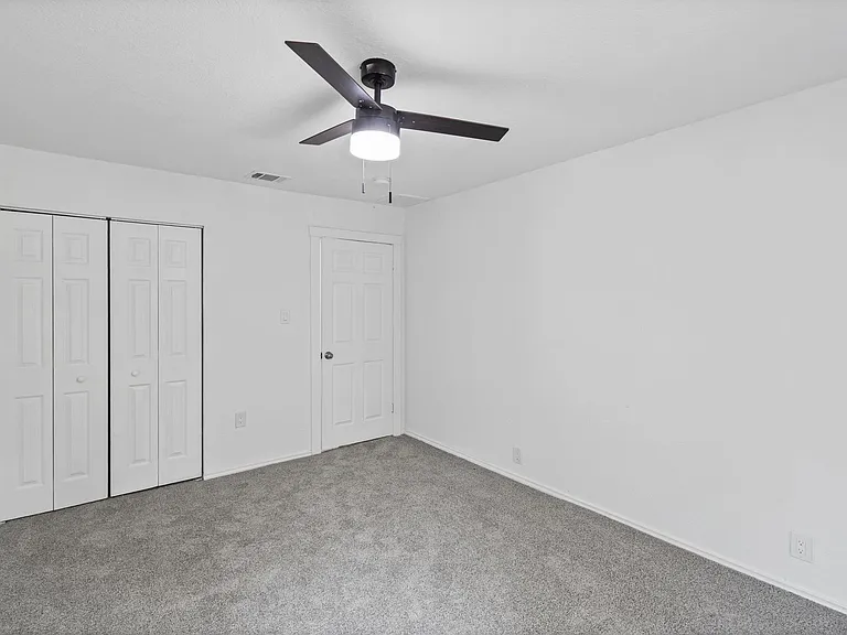 2515 Yeager St — Photo 17