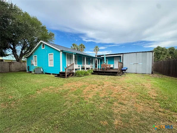 807 Madison Ave, Port O Connor, TX 77982
