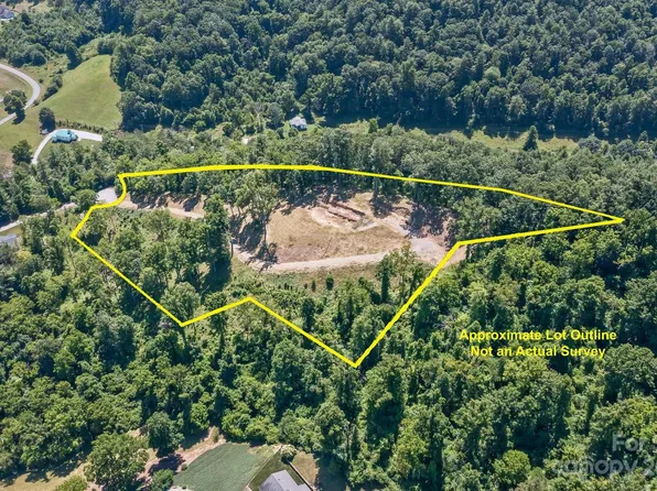 160 Covey Dr #1-2, Weaverville, NC 28787