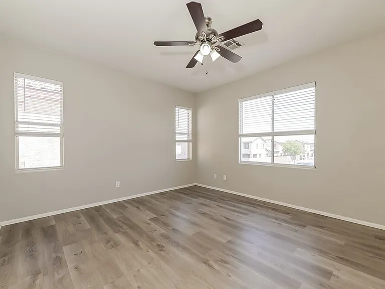 671 Baffin Island Rd — Photo 9