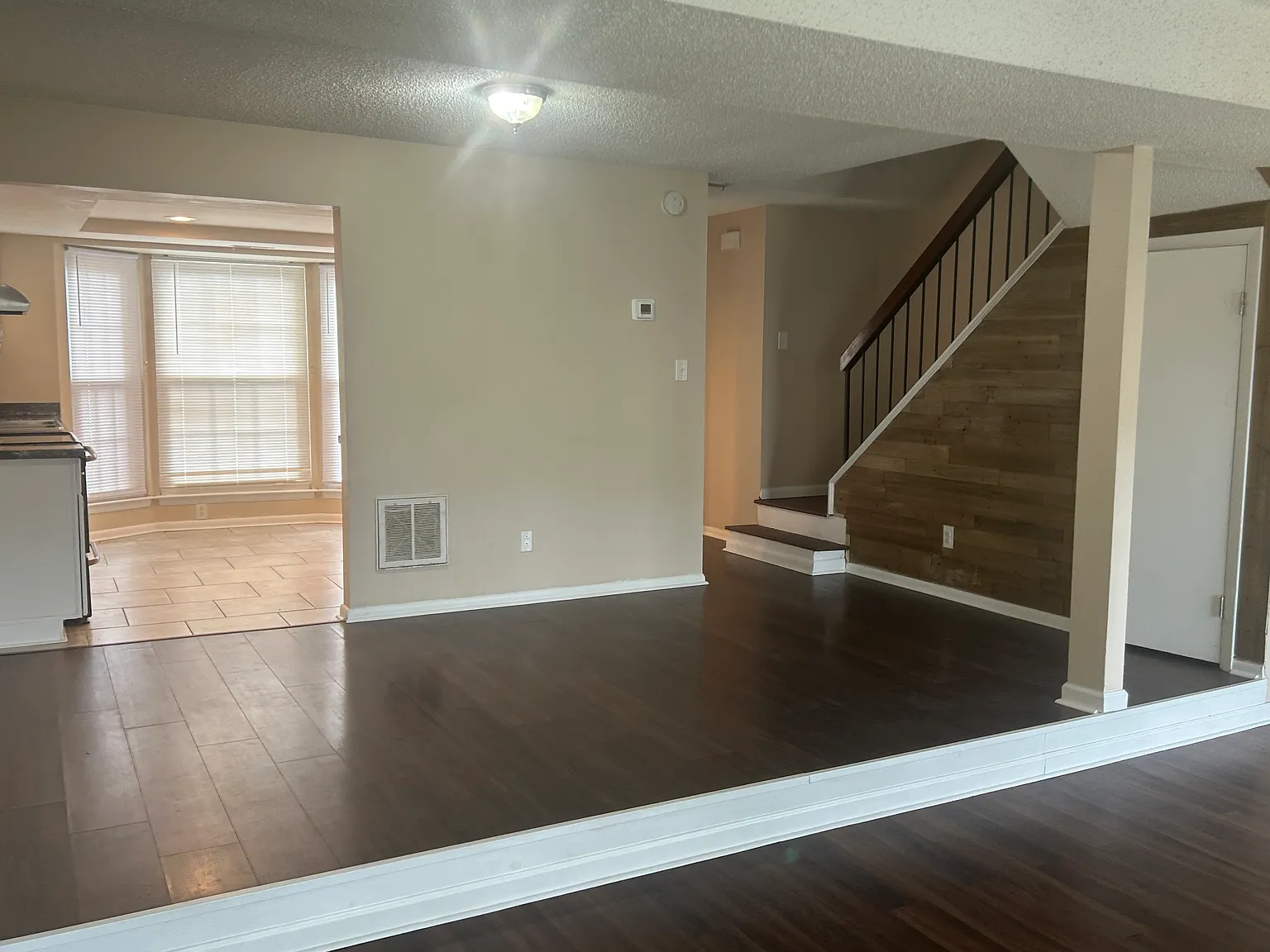 3 bed, 2.5 bath, 1307 sqft, $2,195 — Photo 4