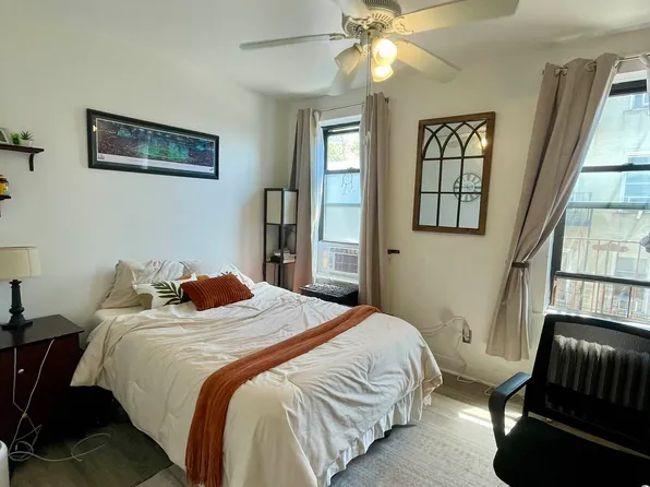 21-43 27th St #C3, Astoria, NY 11105