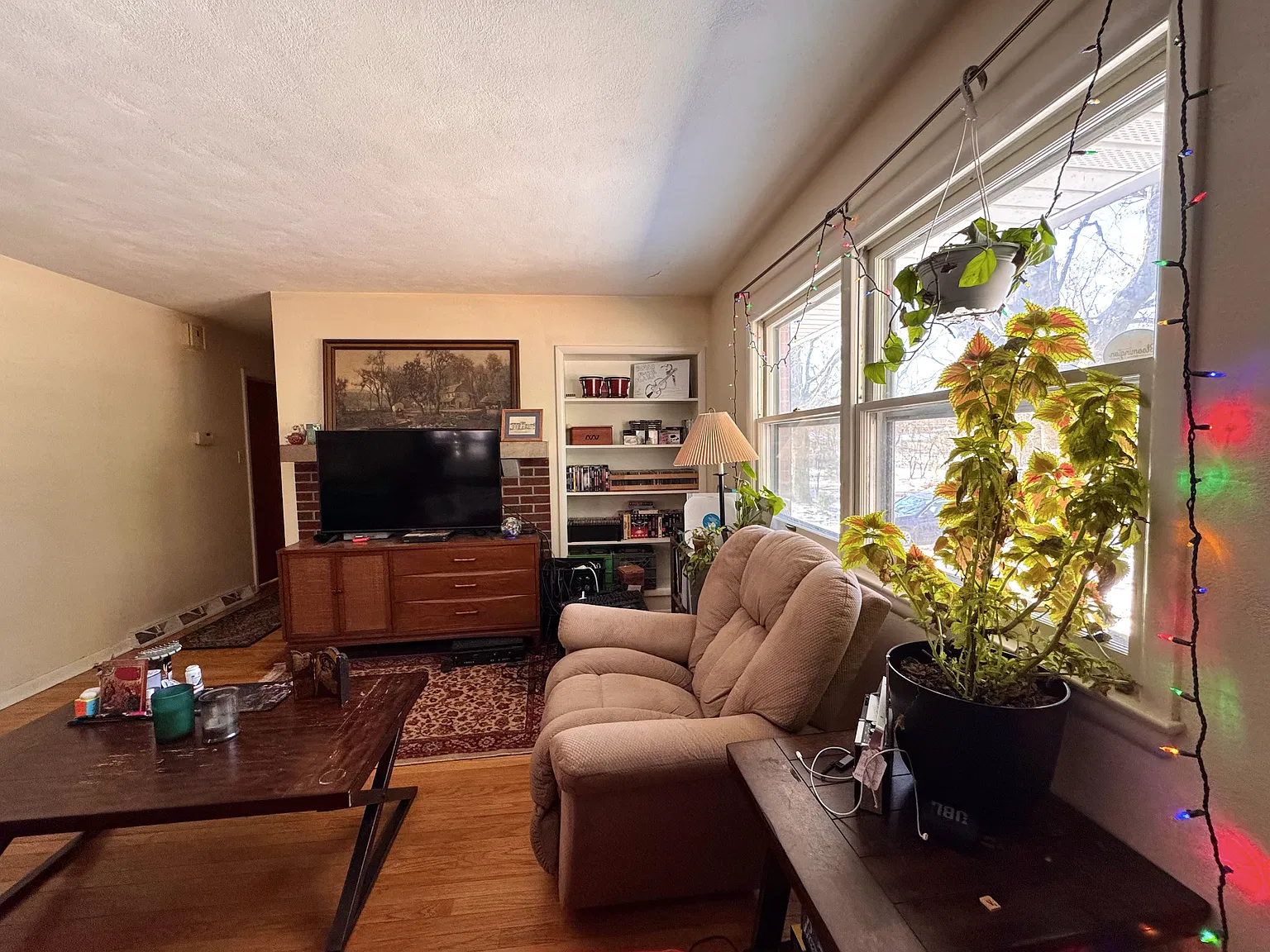 3 bed, 2100 sqft, $2,500 — Photo 3