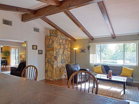 4th image of 1630 Highland Dr