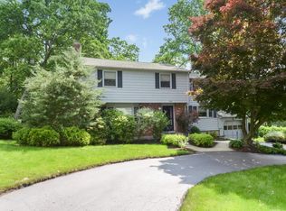 16 Patriot Rd, Burlington, MA 01803