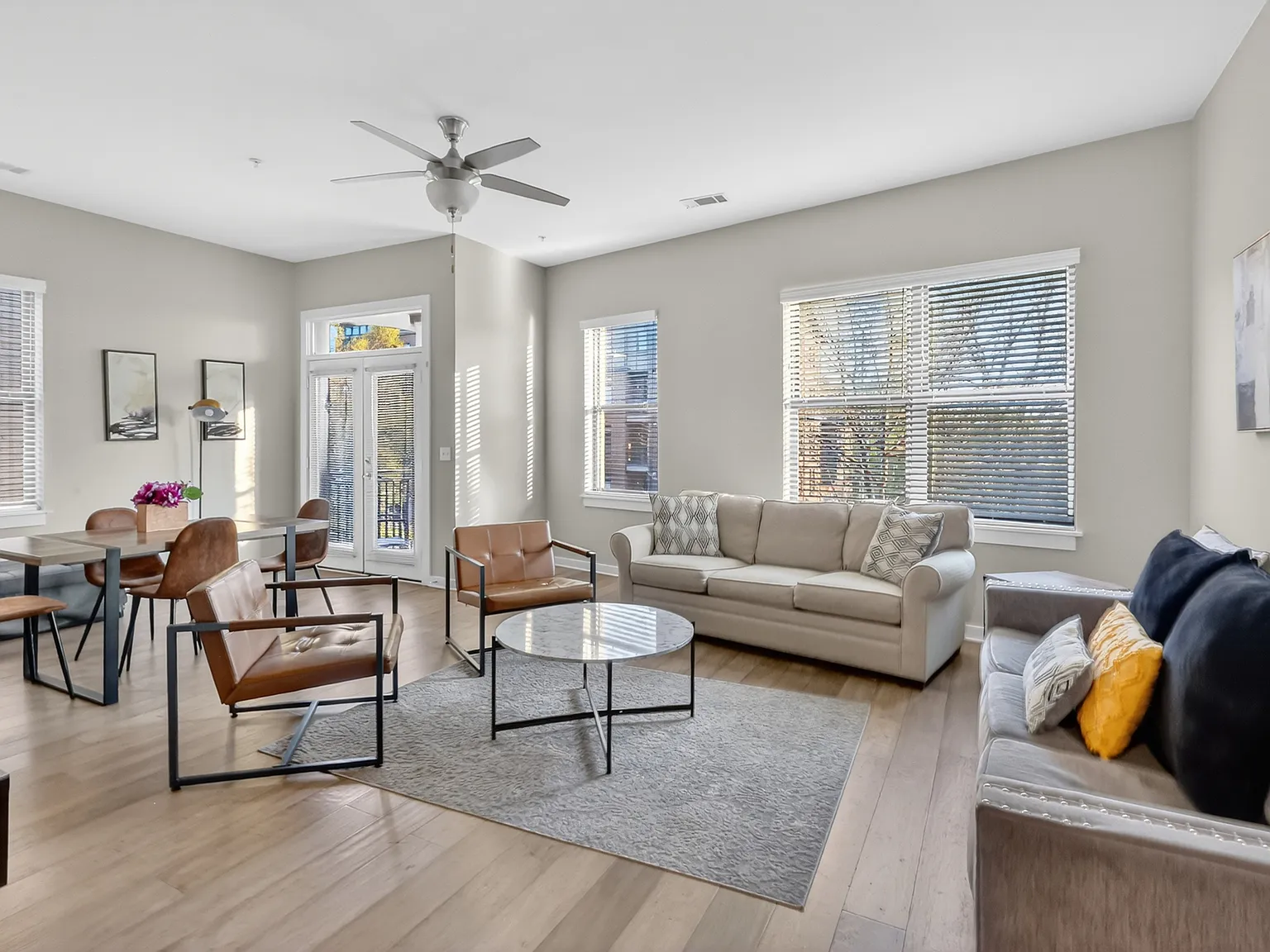 2 bed, 1076 sqft, $2,595 — Photo 1