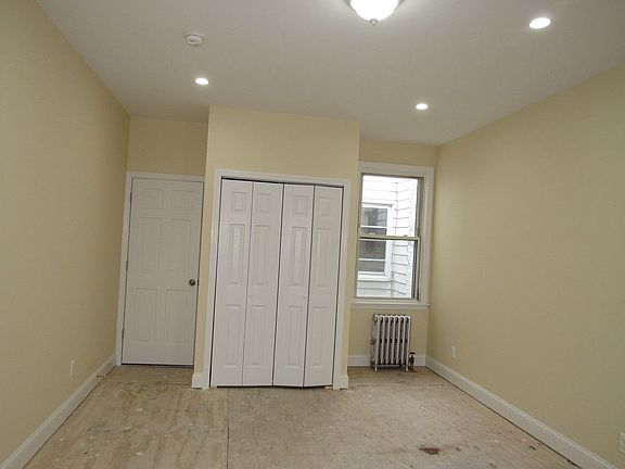 3rd image of 2252 41st St APT 2L