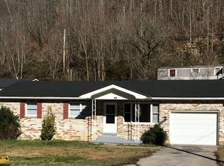 2654 Ky Route 302, Van Lear, KY 41265