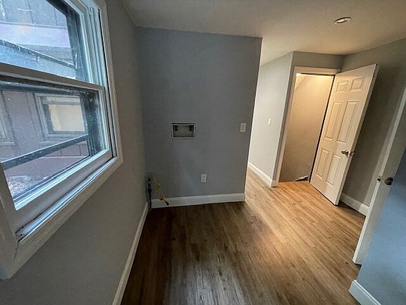 2nd image of 1152 Market St #1152-2