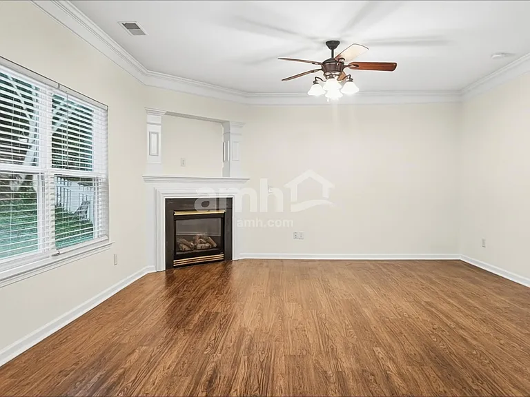 3801 Wingdale Ct — Photo 8