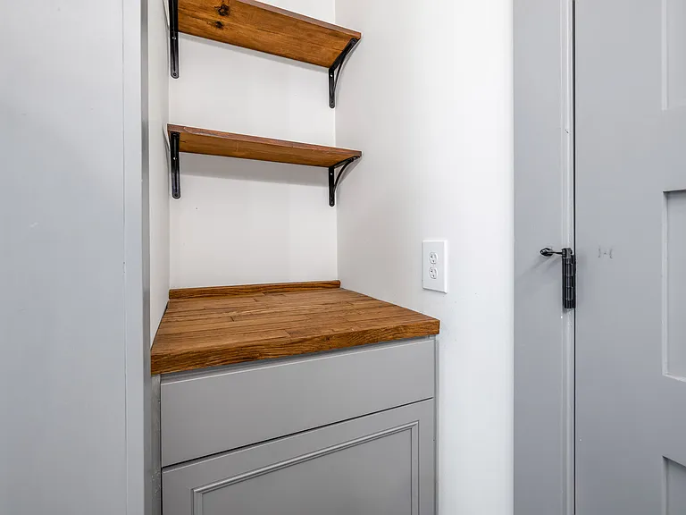 622 Dyer St — Photo 18