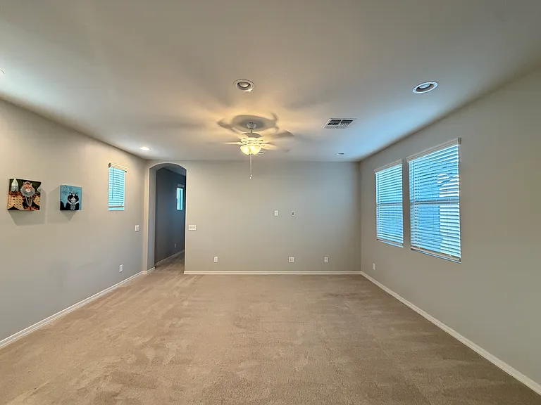 4138 E Jones St — Photo 32