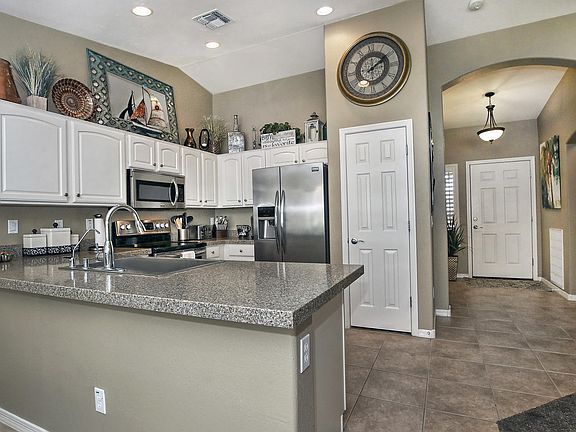 4th image of 3844 E Gleneagle Pl