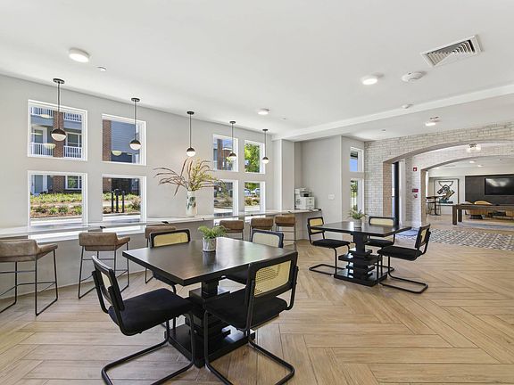 Sunroom w/Coffee Bar