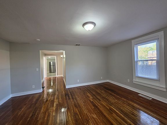 4th image of 1086 Whalley Ave #A