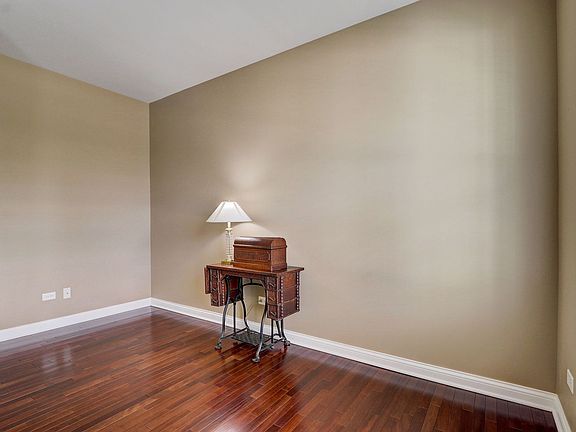 5th image of 13324 Meadowlark Ln