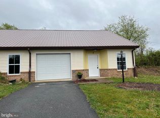 70 Briarwood Ln APT 3, Berkeley Springs, WV 25411
