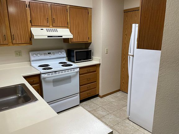 4th image of 8680 Allison St