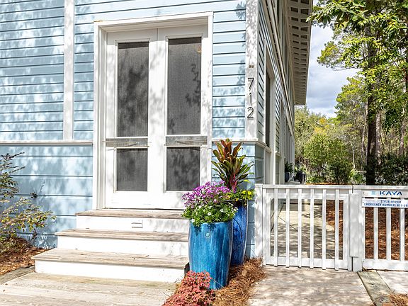 3rd image of 712 Forest St