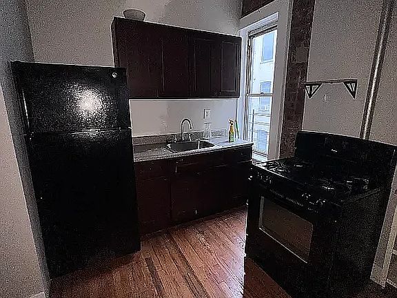 2nd image of 1039 Ocean Ave #12