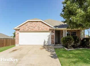 203 Bear Trl, Waxahachie, TX 75165