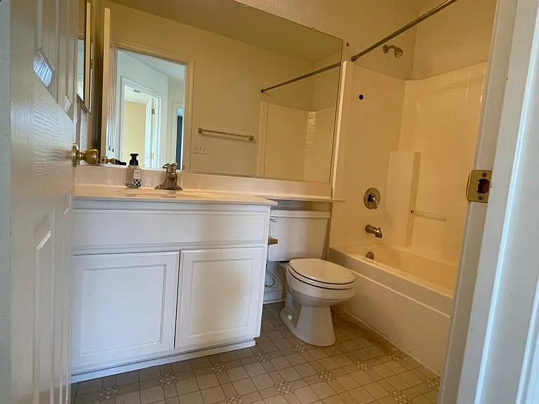21 Anjou Cir — Photo 26