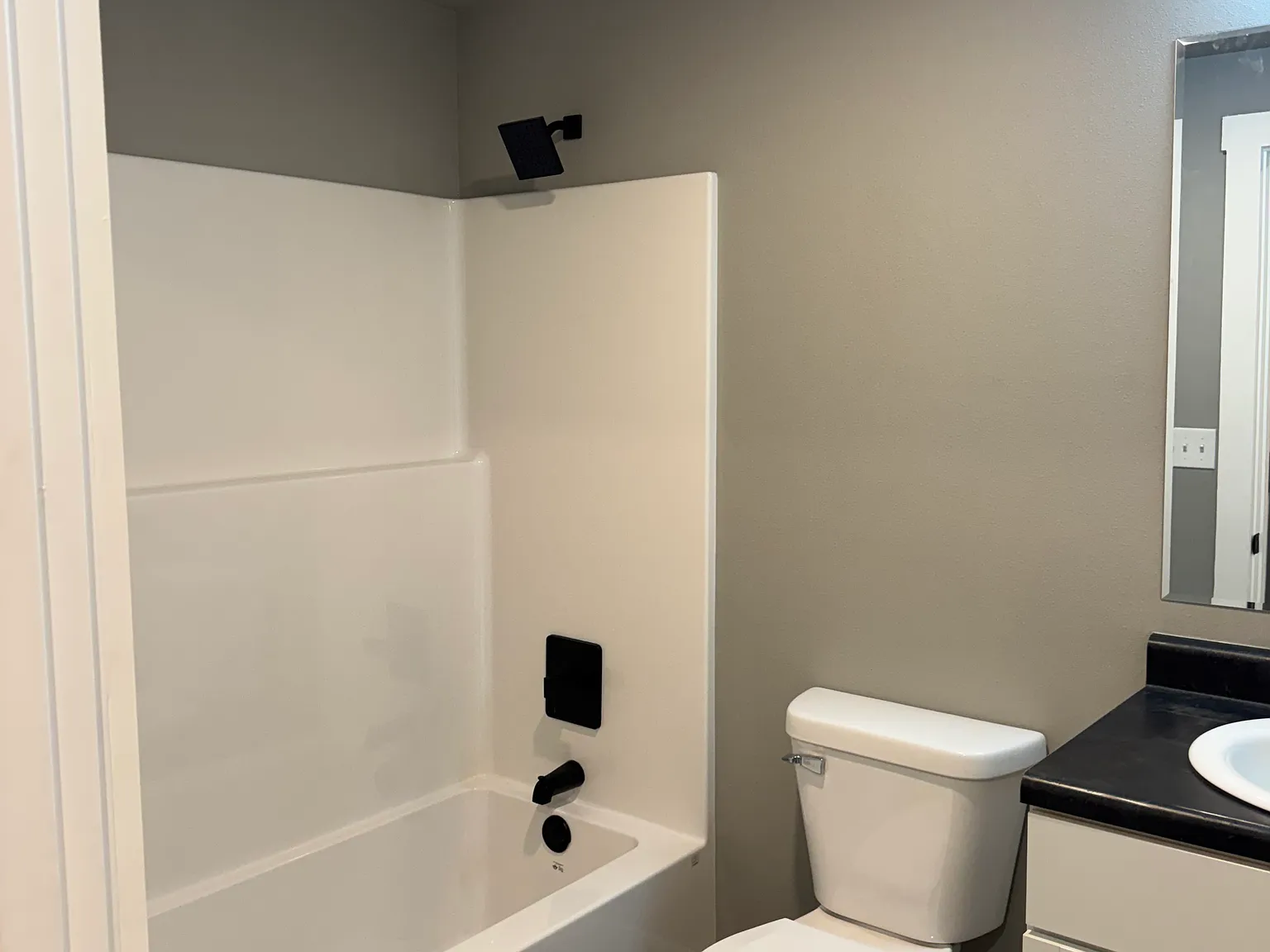 2 bed, 1.5 bath, 1140 sqft, $1,600 — Photo 1