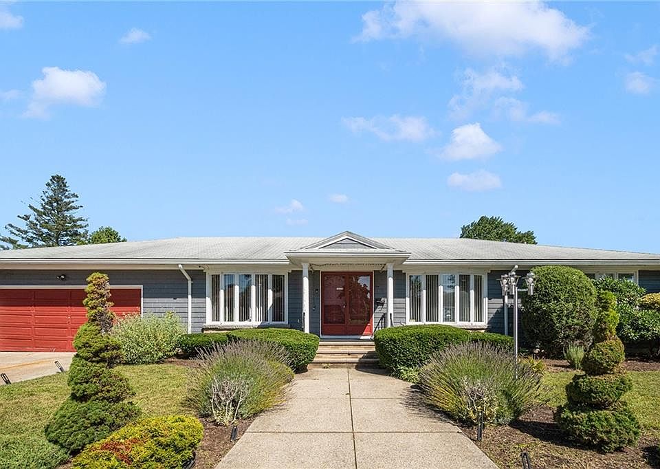 1st image of 30 Wardlaw Ct