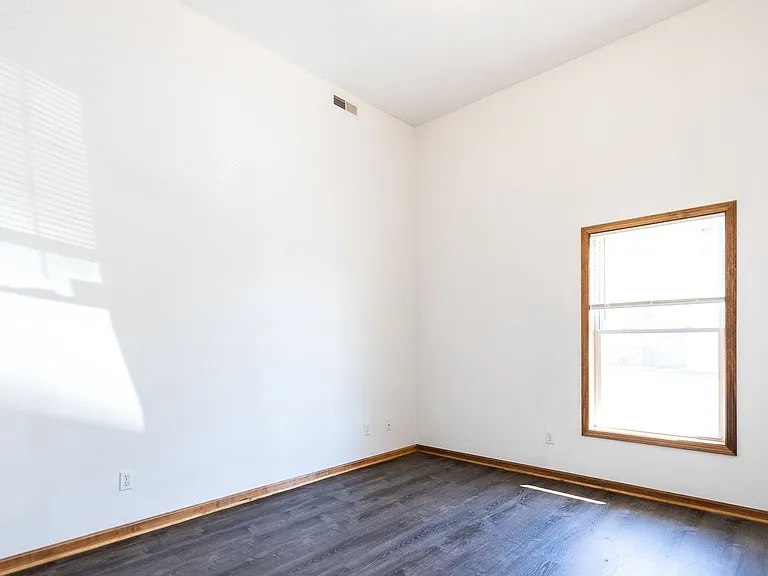 Pinnacle Heights Apartments — Photo 35