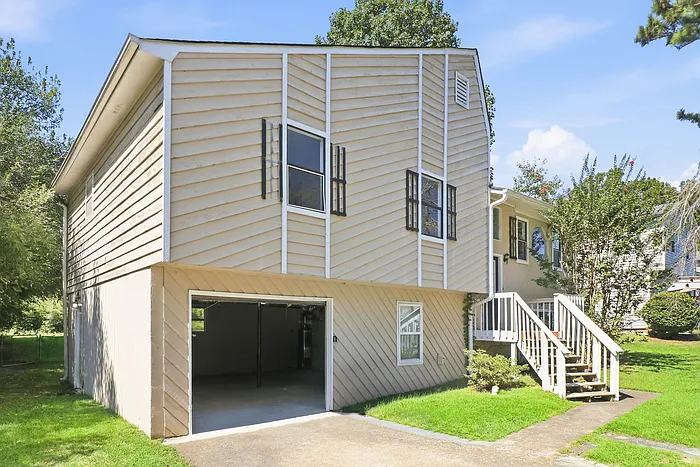 3 bed, 2.0 bath, 1732 sqft, $1,995 — Photo 2