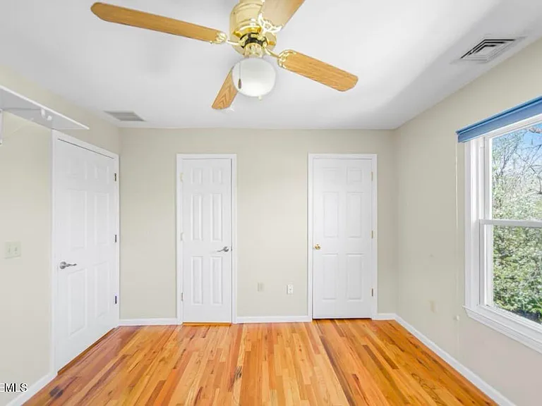 607 McClellan St — Photo 9