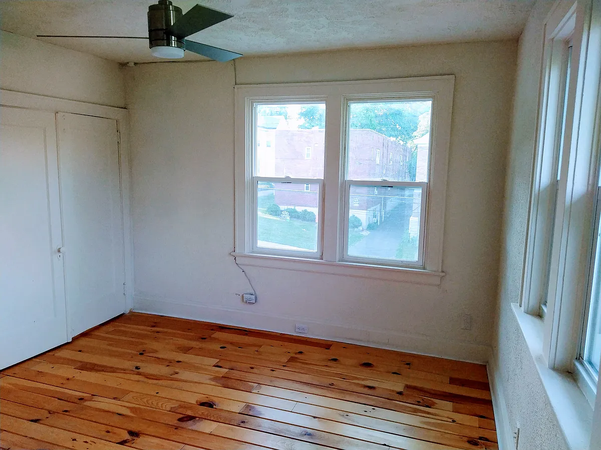 Building Photo - 615 Probasco St #4