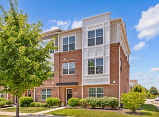 2961 Reflection Dr, Naperville, IL 60564