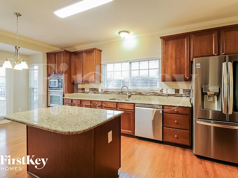 2184 McLaughlin Dr — Photo 6