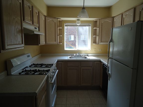 3rd image of 15302 Kenton Ave APT 1