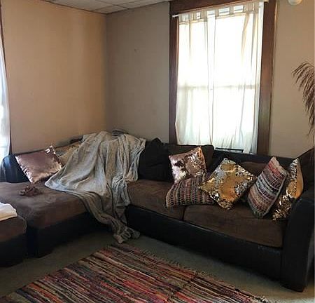 4th image of 411 Blunston Ave
