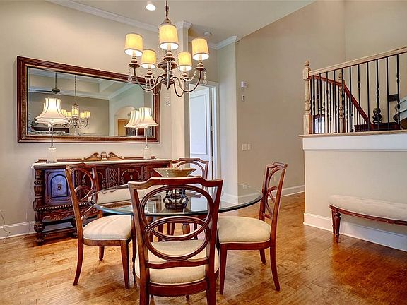 4th image of 310 Watermere Dr