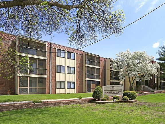 4th image of 1425 & 1427 Colorado Ave S #1425-304