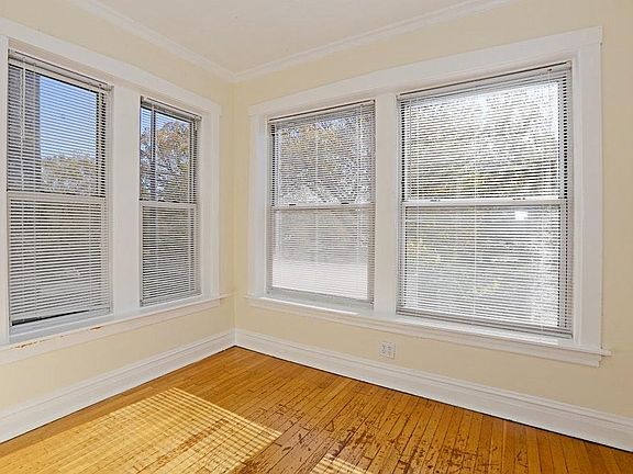 5th image of 1258 W Montrose Ave #One