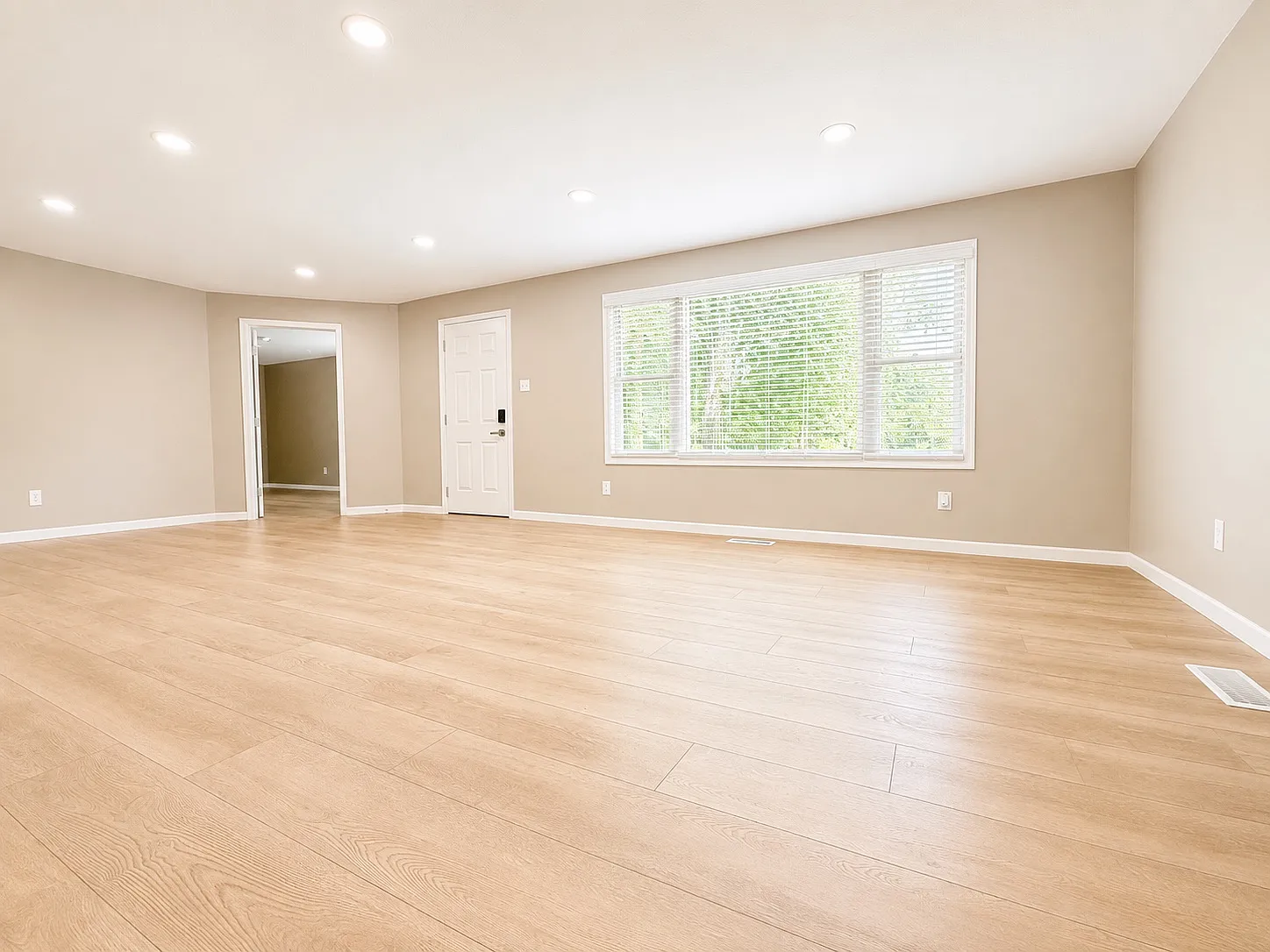 3 bed, 1600 sqft, $1,650 — Photo 3