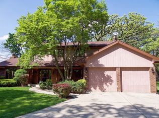 14 Greenridge Rd, Elgin, IL 60120