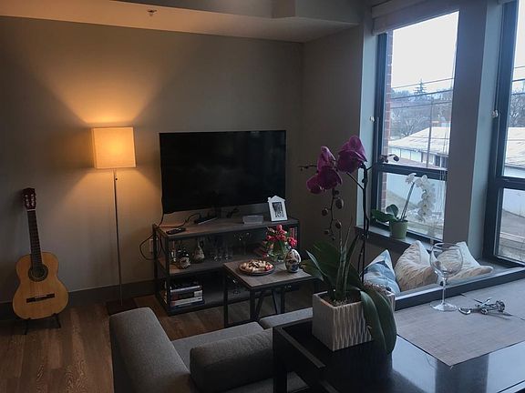 4th image of 615 S Main St APT 227