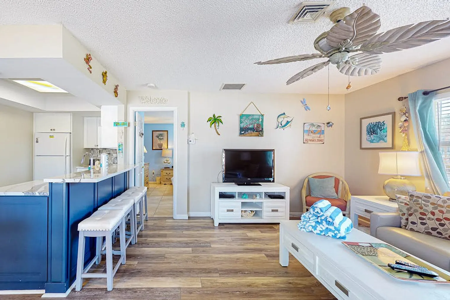 1 bed, 1.0 bath, 570 sqft, $3,249 — Photo 2